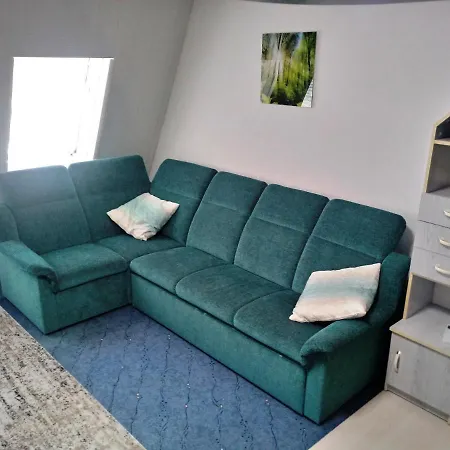 Beti Blu, Kaninska Vas *