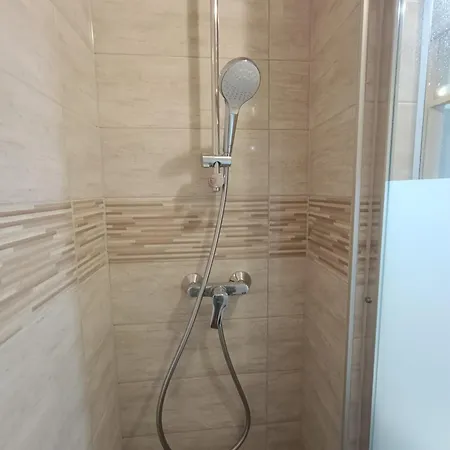 Beti Blu, Kaninska Vas アパート