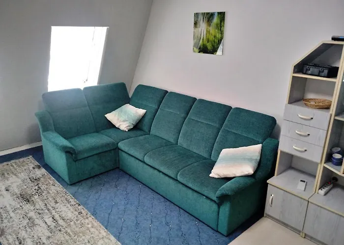 Beti Blu, Kaninska Vas *