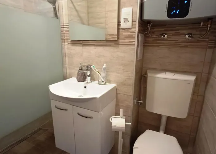 Beti Blu, Kaninska Vas شقة بوويتش