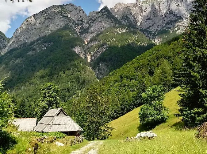 Beti Blu, Kaninska Vas بوويتش